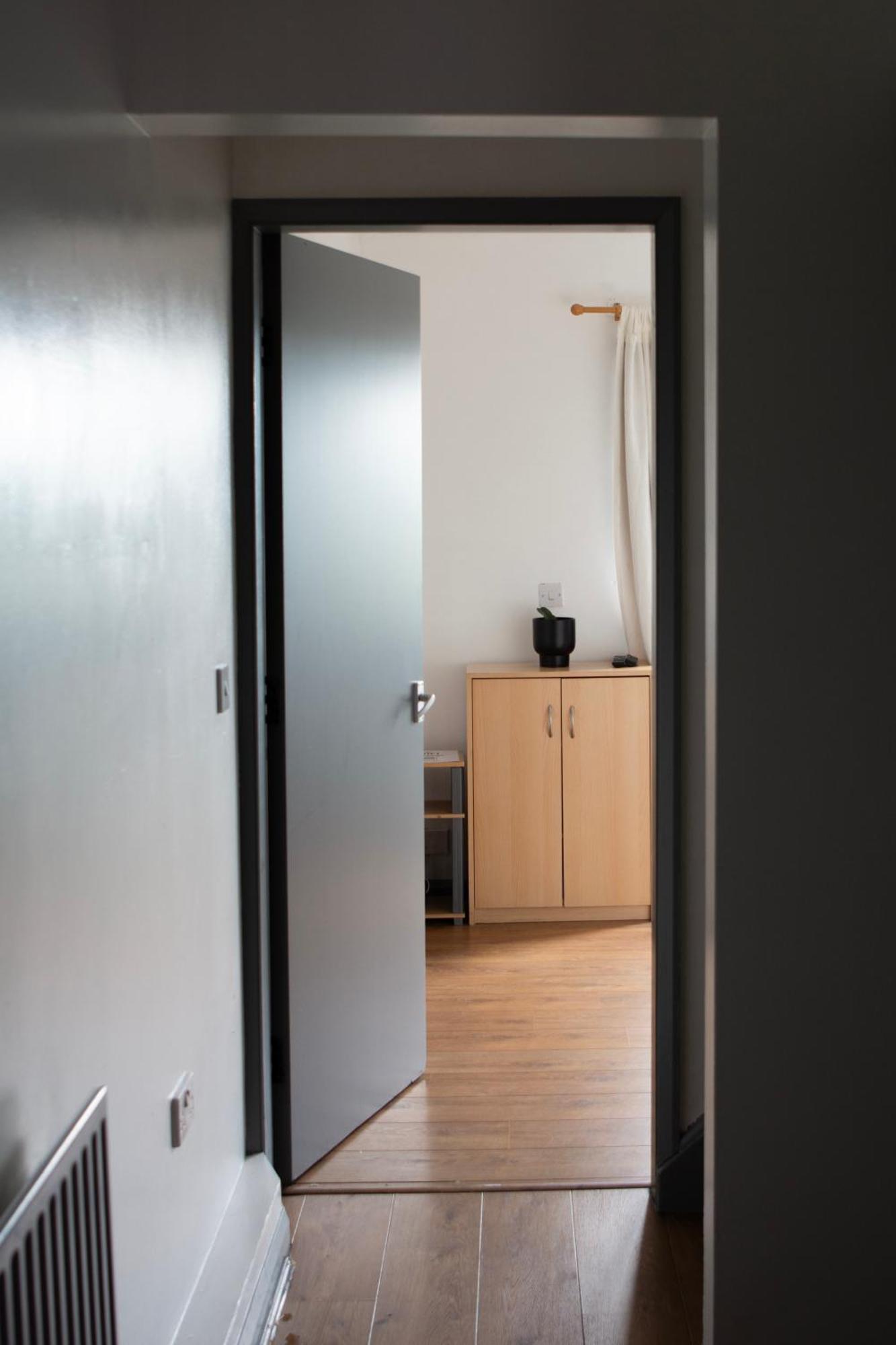 Well-equipped 4 Bedroom House Close To Centre *