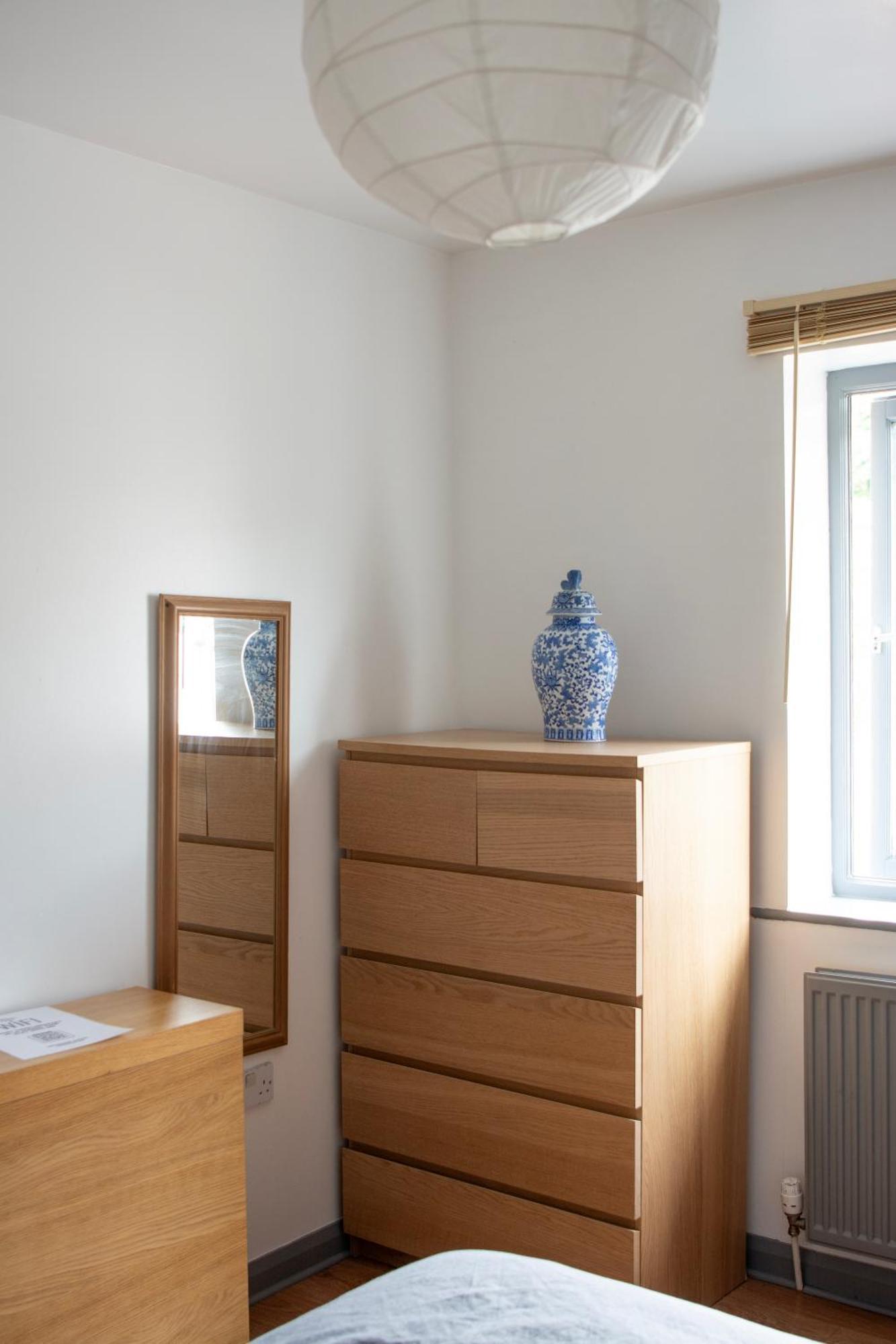 Дом отдыха Well-equipped 4 Bedroom House Close To Centre