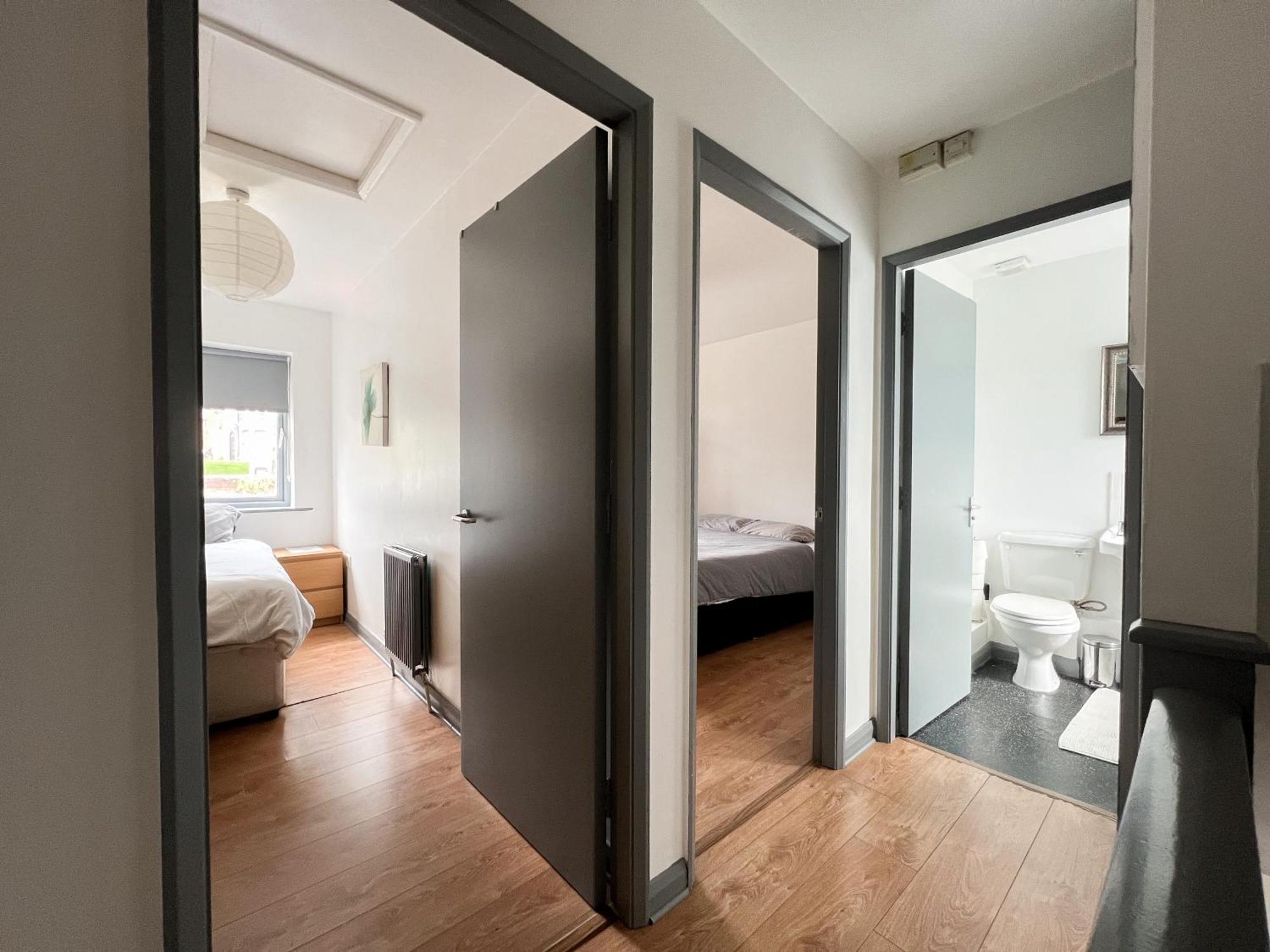 Well-equipped 4 Bedroom House Close To Centre Лидс