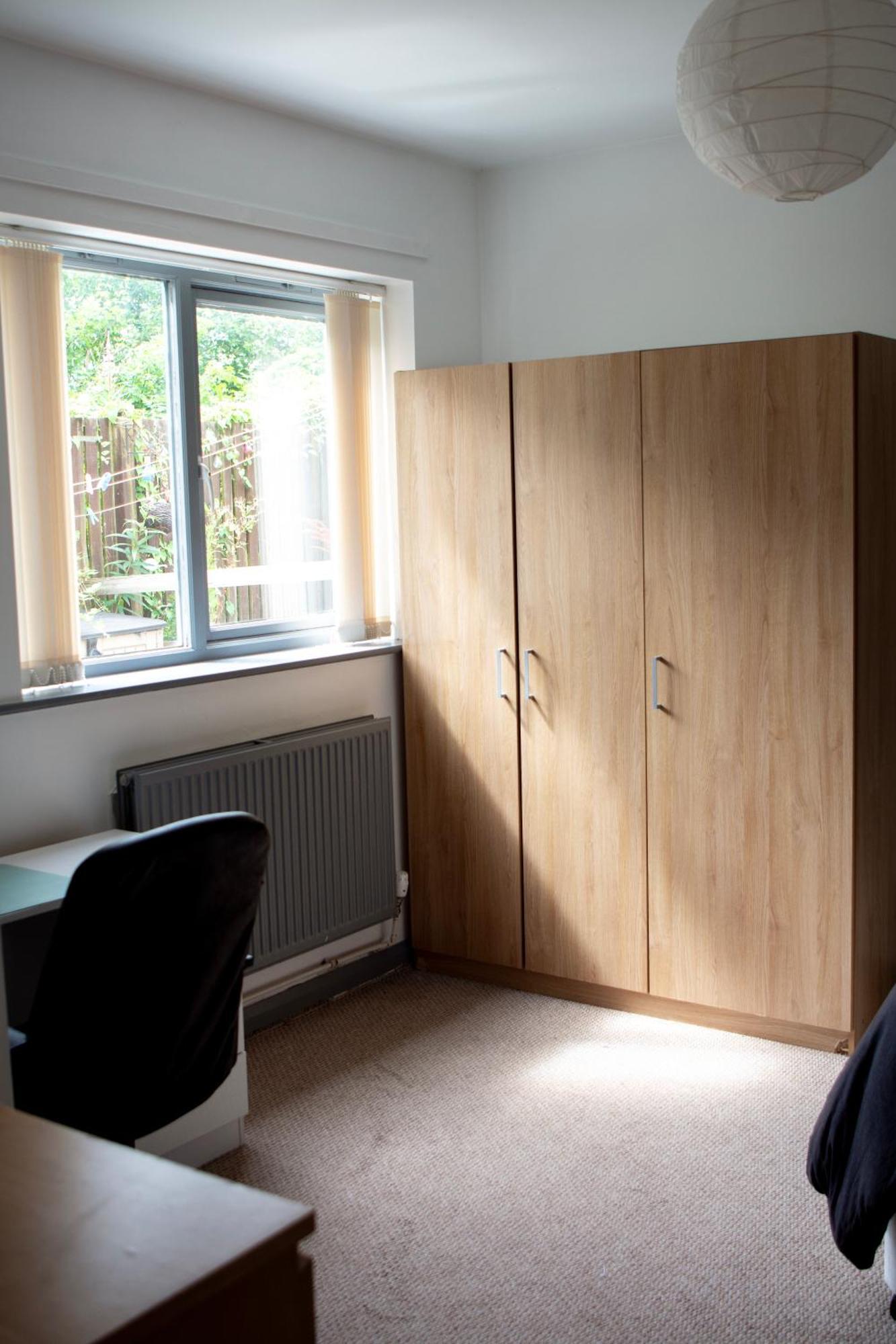 Well-equipped 4 Bedroom House Close To Centre Leeds (West Yorkshire)