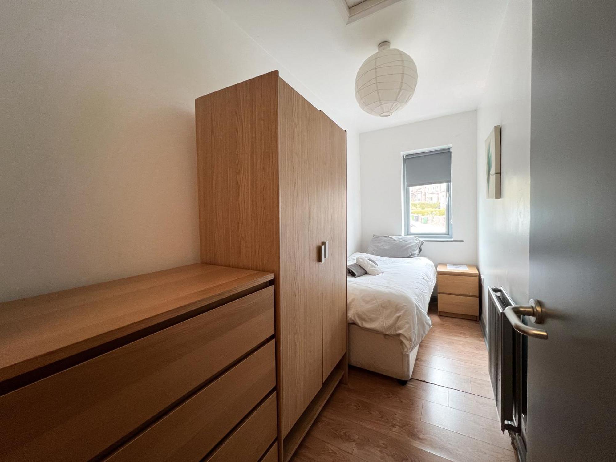 Well-equipped 4 Bedroom House Close To Centre